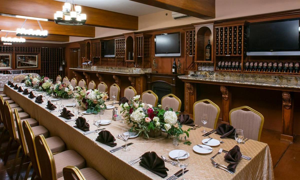 Meeting dining table setup