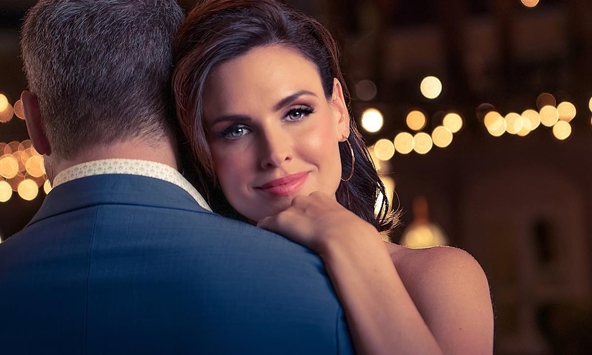 couple slow dancing